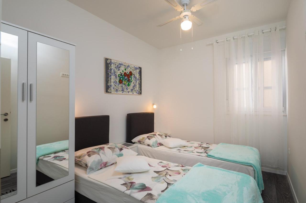 Appartamento Seaside Deluxe Jesenice  Esterno foto